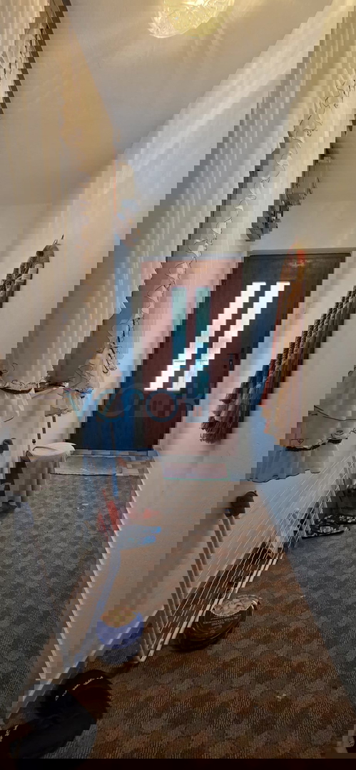 Gorski kotar, Vrbovsko, samostojna hiša s 3 stanovanji, vrt, prodaja