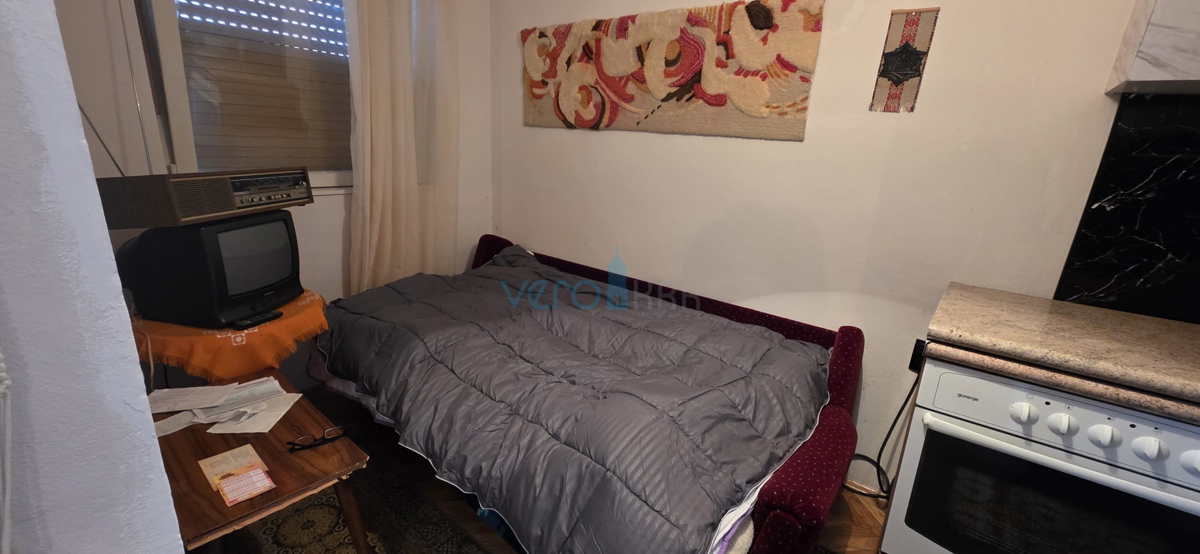 Gorski kotar, Vrbovsko, samostojna hiša s 3 stanovanji, vrt, prodaja