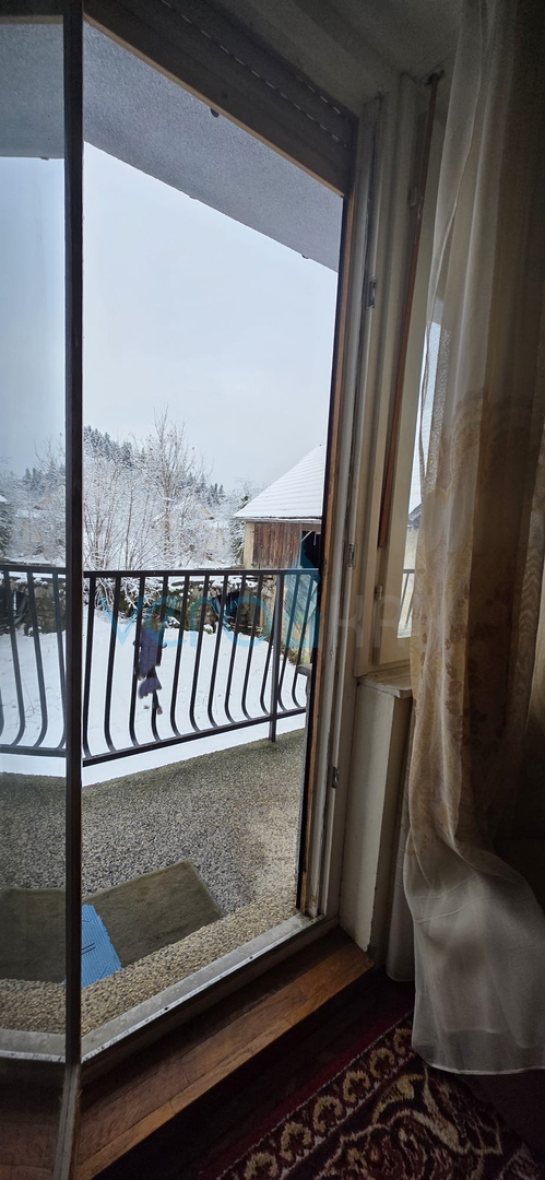 Gorski kotar, Vrbovsko, samostojna hiša s 3 stanovanji, vrt, prodaja