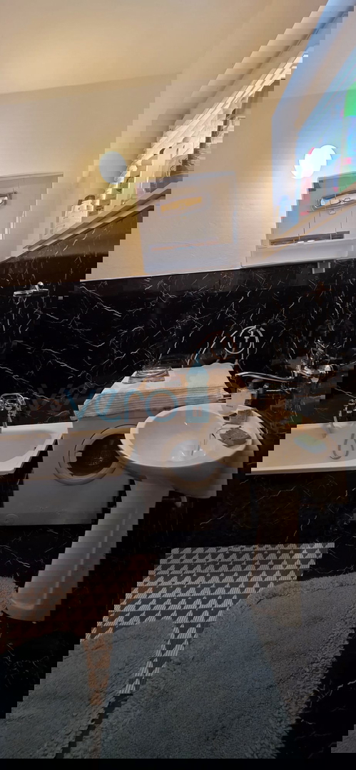 Gorski kotar, Vrbovsko, samostojna hiša s 3 stanovanji, vrt, prodaja