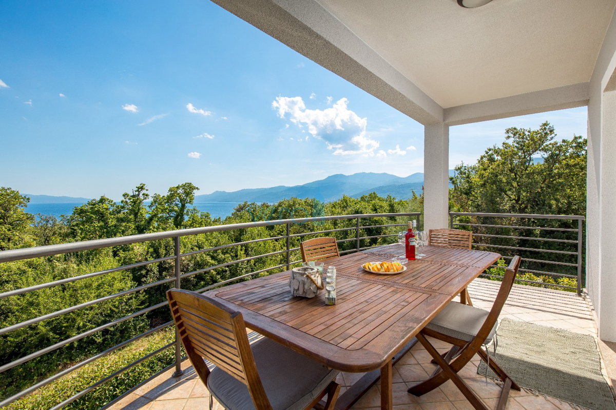 Rijeka, zahod, samostojna vila na parceli 1500 m2, prodaja