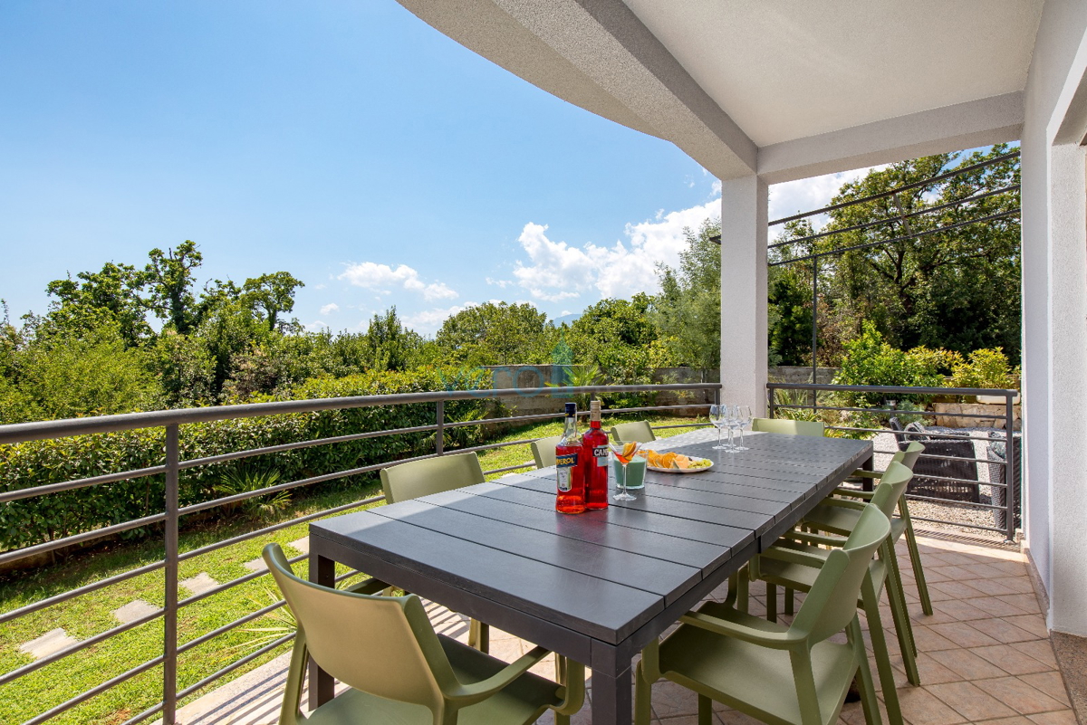 Rijeka, zahod, samostojna vila na parceli 1500 m2, prodaja