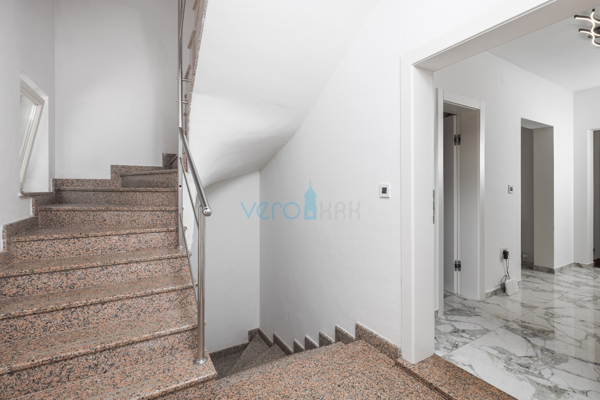 Rijeka, zahod, samostojna vila na parceli 1500 m2, prodaja