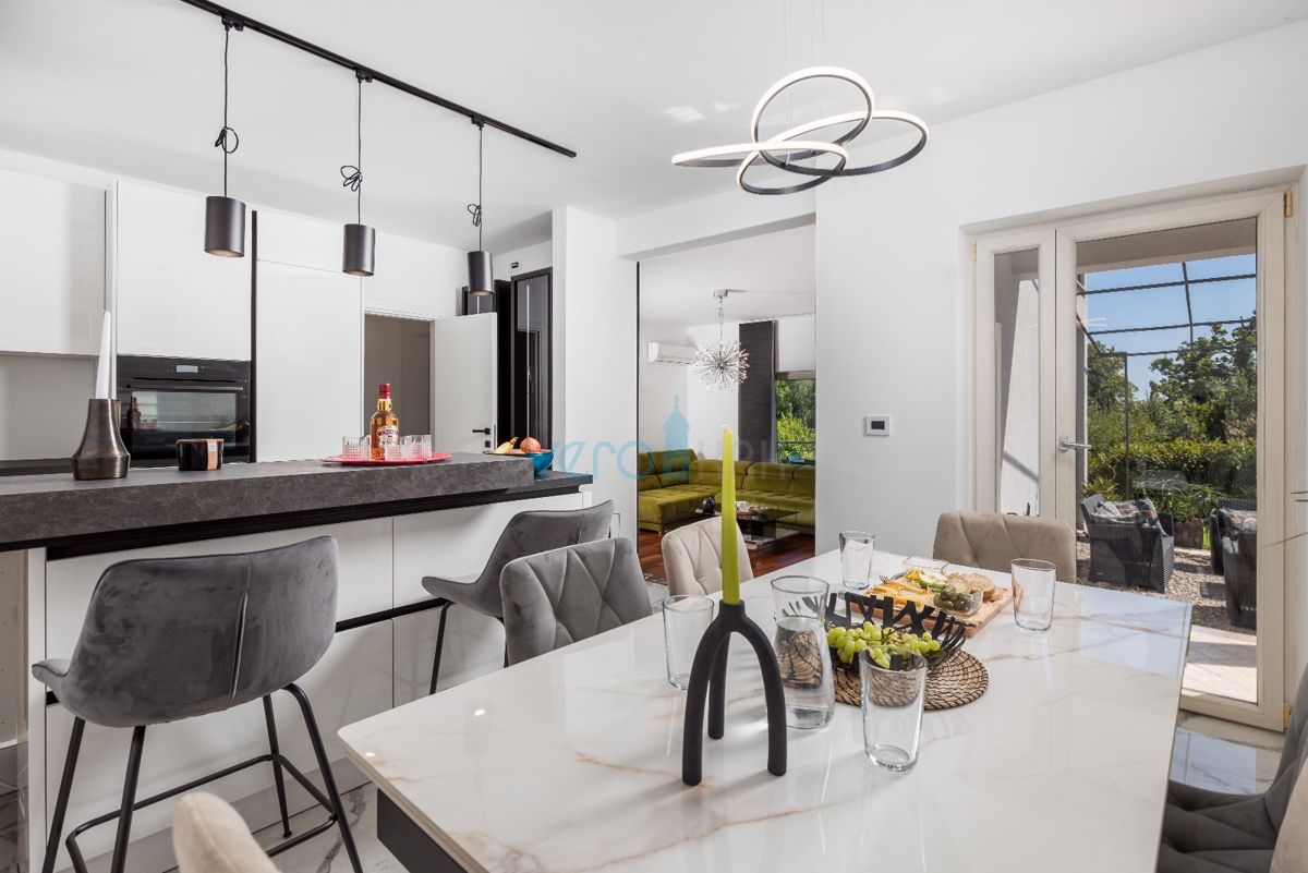 Rijeka, zahod, samostojna vila na parceli 1500 m2, prodaja