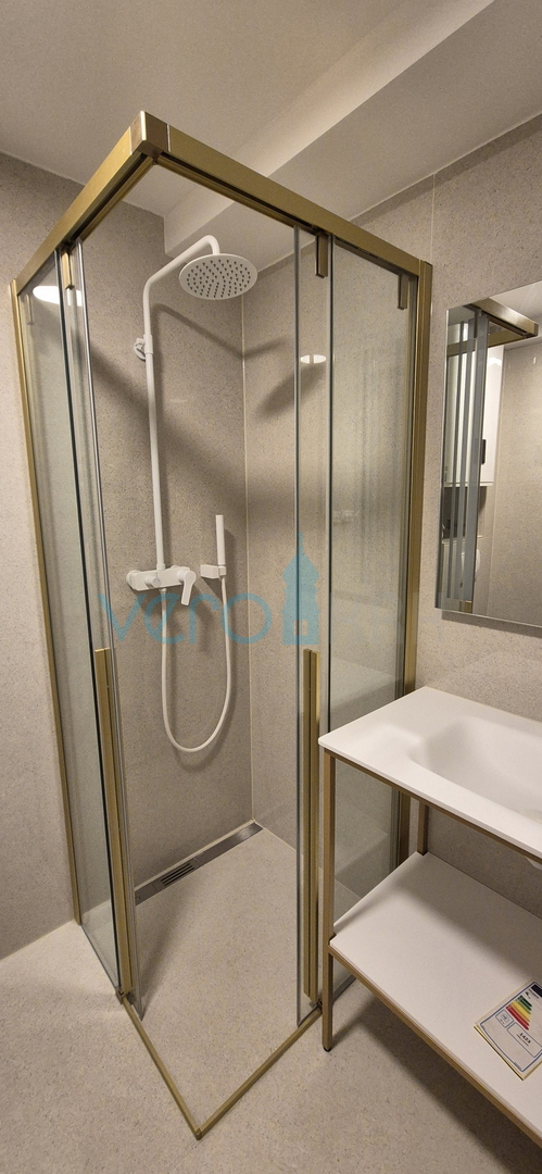 Crikvenica, novogradnja, sodoben enosobni apartma 29 m2 v drugem nadstropju, dvigalo, prodaja