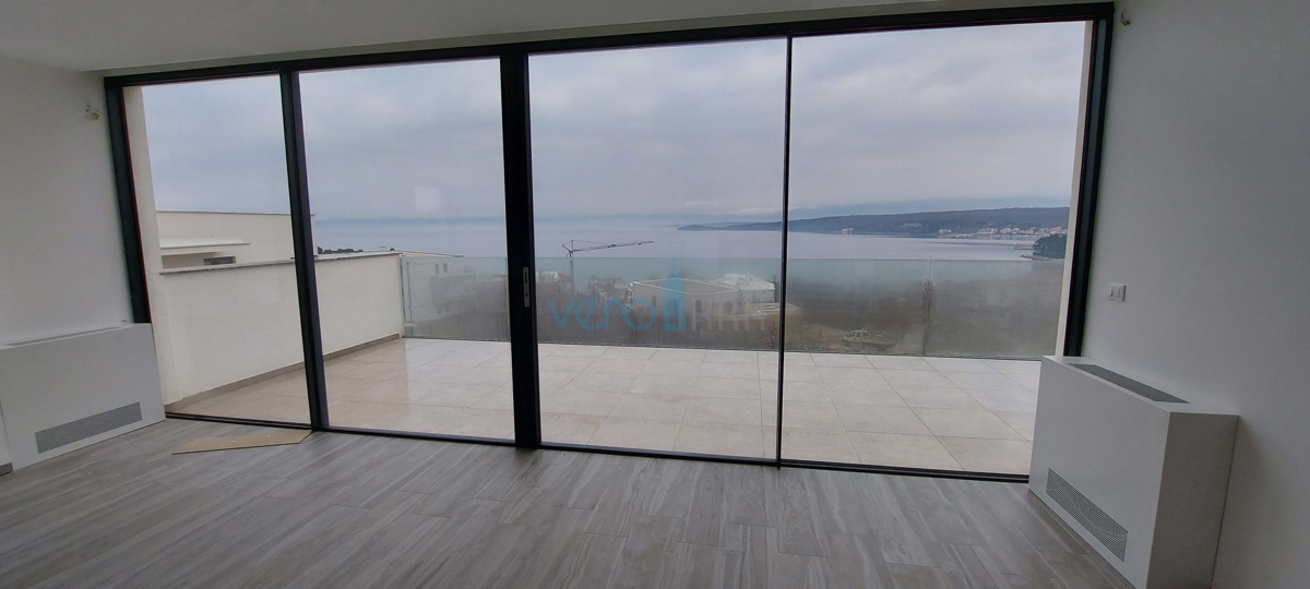 Malinska, okolica, vrhunski penthouse s prekrasnim panoramskim pogledom na morje