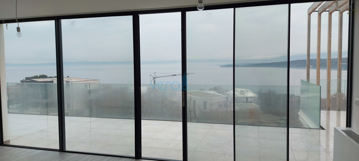 Malinska, okolica, vrhunski penthouse s prekrasnim panoramskim pogledom na morje