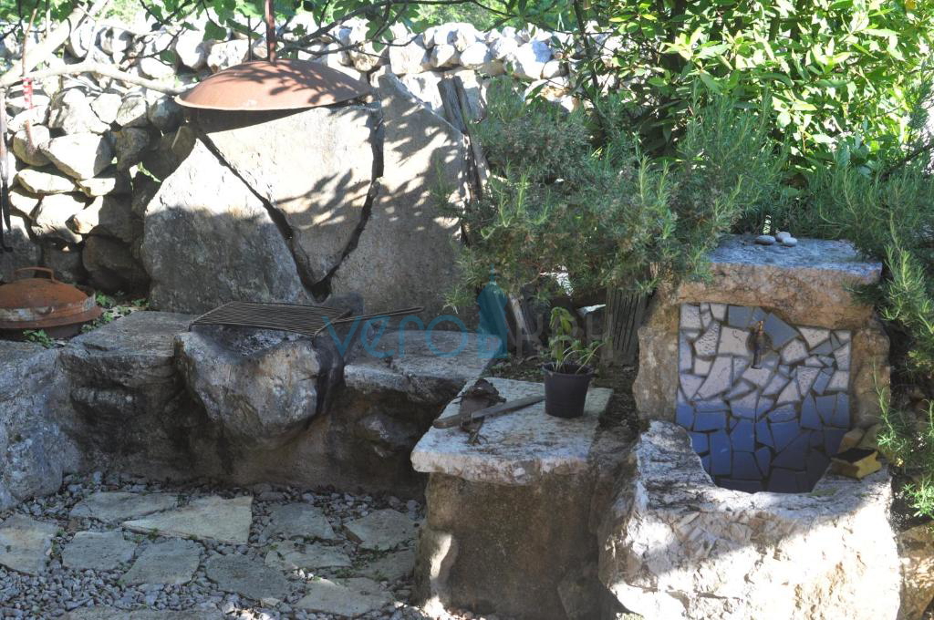 Dobrinj, okolica, samostojna kamnita hiša z bazenom in vrtom