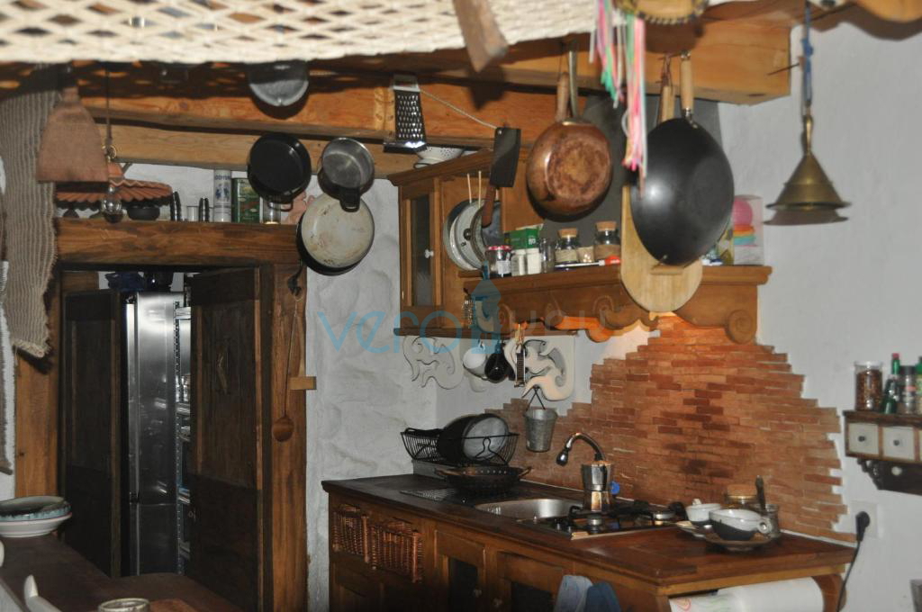 Dobrinj, okolica, samostojna kamnita hiša z bazenom in vrtom