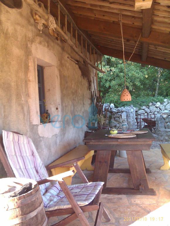 Dobrinj, okolica, samostojna kamnita hiša z bazenom in vrtom