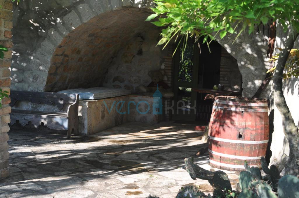Dobrinj, okolica, samostojna kamnita hiša z bazenom in vrtom
