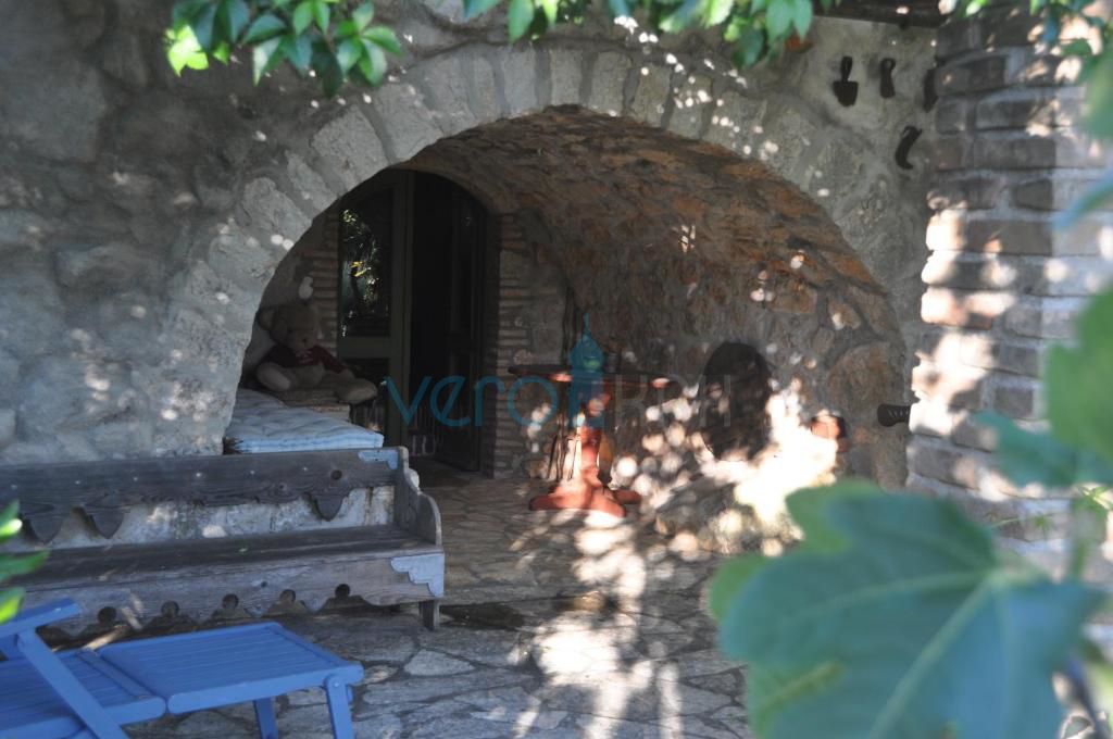 Dobrinj, okolica, samostojna kamnita hiša z bazenom in vrtom