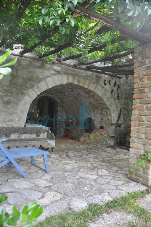 Dobrinj, okolica, samostojna kamnita hiša z bazenom in vrtom