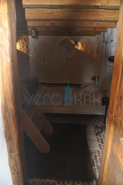 Dobrinj, okolica, samostojna kamnita hiša z bazenom in vrtom