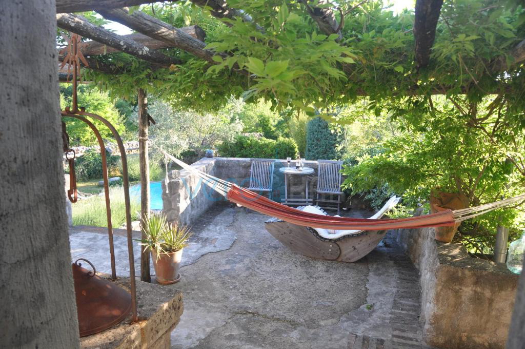 Dobrinj, okolica, samostojna kamnita hiša z bazenom in vrtom