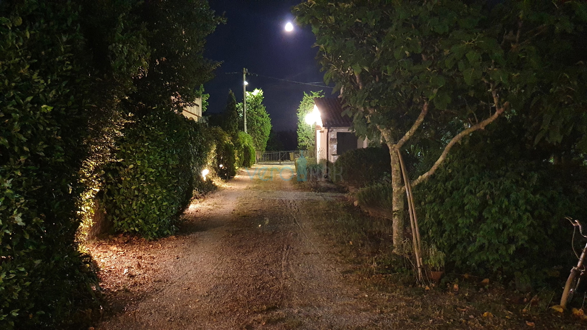 Mesto Krk, širša okolica, samostojna hiša s 5 stanovanj in pogledom na morje