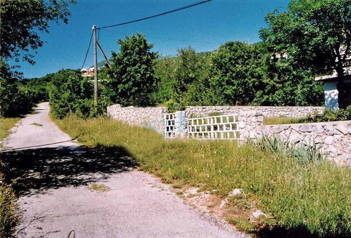 Novi Vinodolski, Klenovica - gradbeno zemljišče, pogled, 500m od morja, prodamo