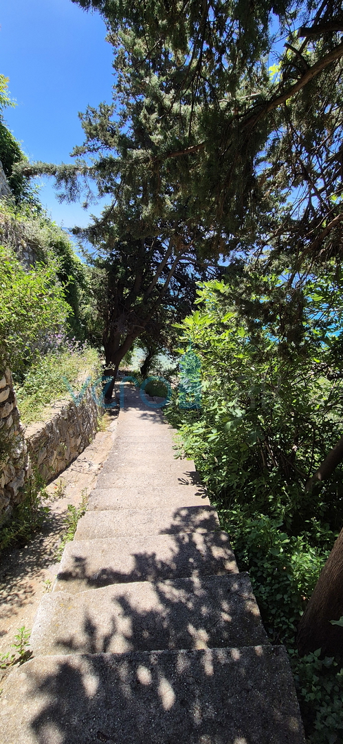 Otok Krk, Stara Baška, kamnita hiša, samostojna, 60 m do morja, parkirišče, razgled, prodaja