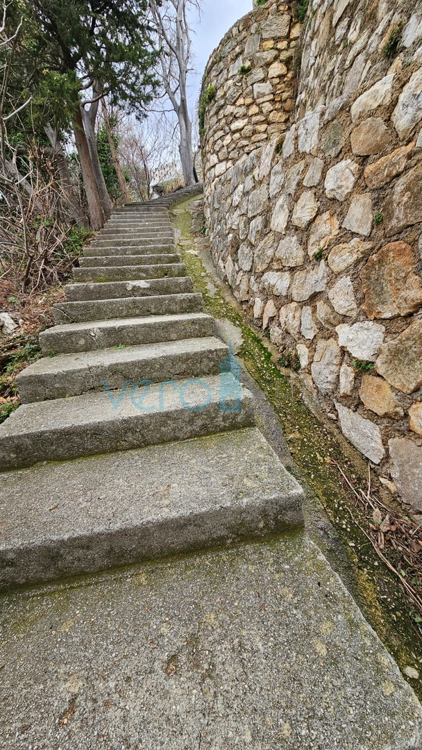 Otok Krk, Stara Baška, kamnita hiša, samostojna, 60 m do morja, pogled, parkirišče, prodaja