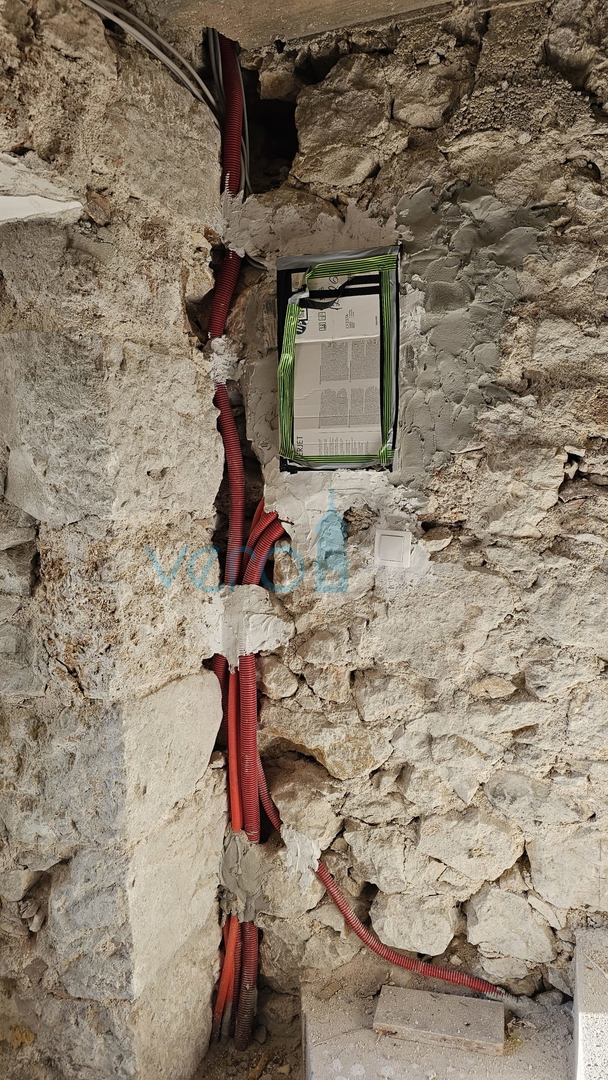 Otok Krk, Stara Baška, kamnita hiša, samostojna, 60 m do morja, pogled, parkirišče, prodaja