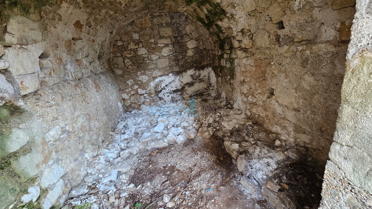 Otok Krk, Stara Baška, kamnita hiša, samostojna, 60 m do morja, pogled, parkirišče, prodaja