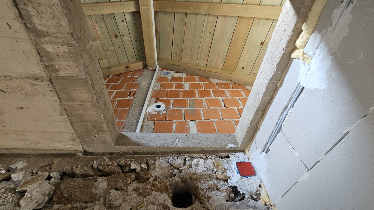 Otok Krk, Stara Baška, kamnita hiša, samostojna, 60 m do morja, pogled, parkirišče, prodaja