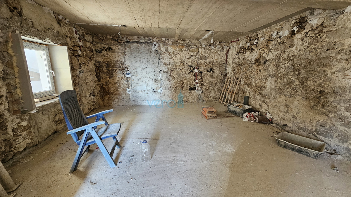 Otok Krk, Stara Baška, kamnita hiša, samostojna, 60 m do morja, pogled, parkirišče, prodaja