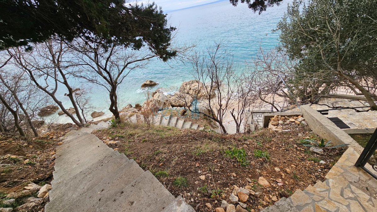 Otok Krk, Stara Baška, kamnita hiša, samostojna, 60 m do morja, pogled, parkirišče, prodaja