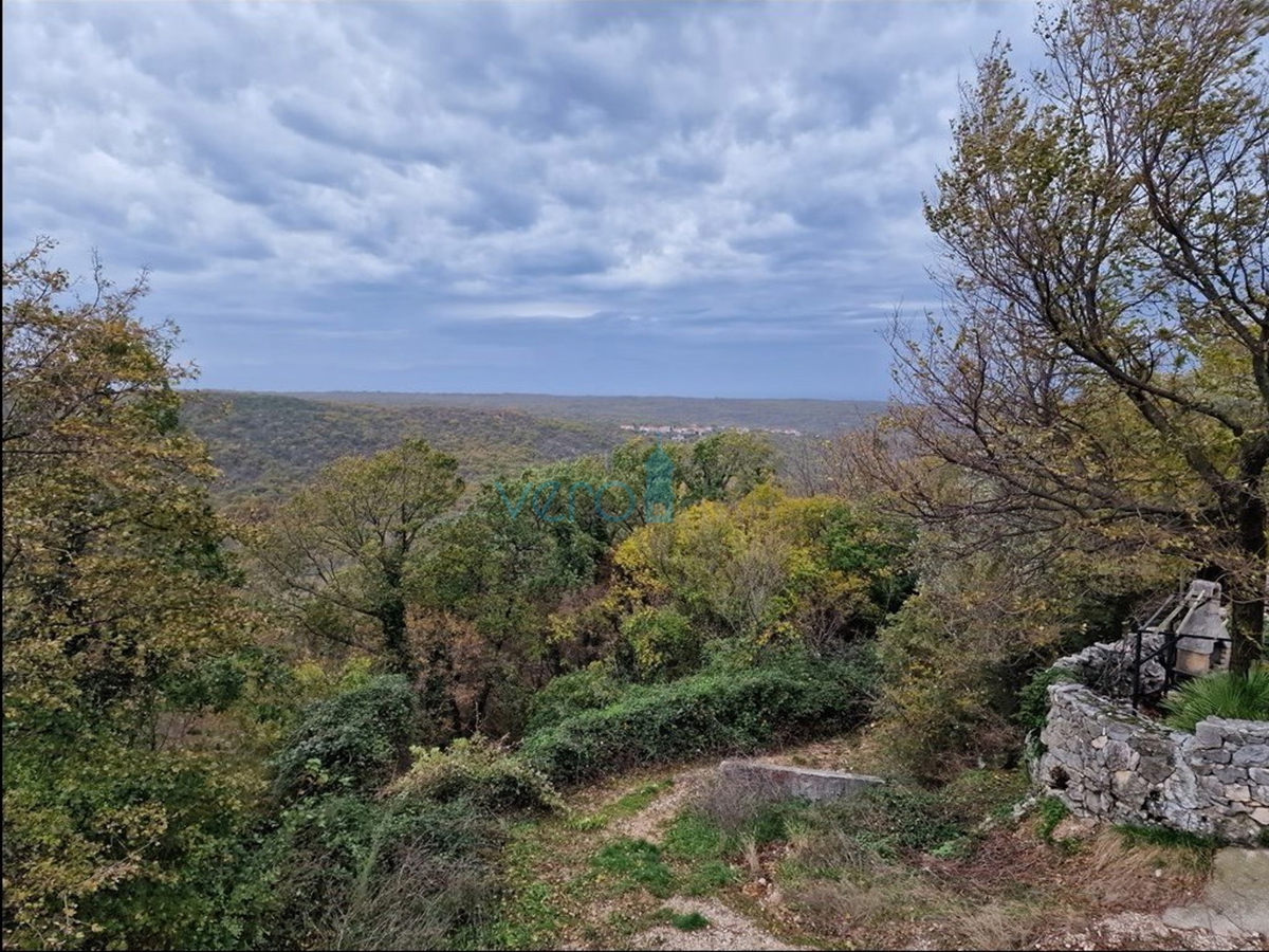 Otok Krk, Dobrinj, Samostojna hiša 41m2 z vrtom in panoramskim pogledom, prodamo