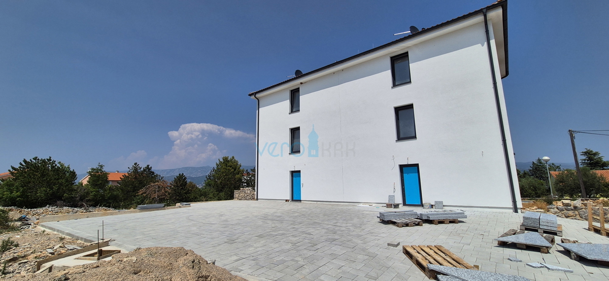Šilo, otok Krk, dvosobno stanovanje, pritličje, vrt, prodaja