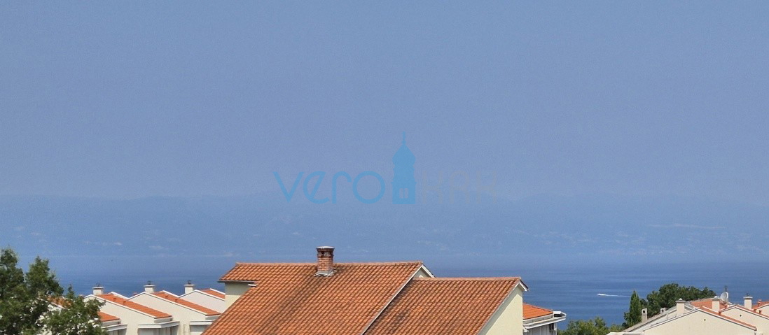 Malinska, otok Krk, novogradnja, dvojna hiša, bazen, vrt, razgled