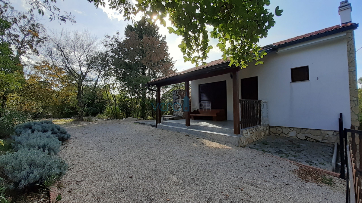 Otok Krk, Dobrinj, okolica, montažna samostojna hiša z vrtom