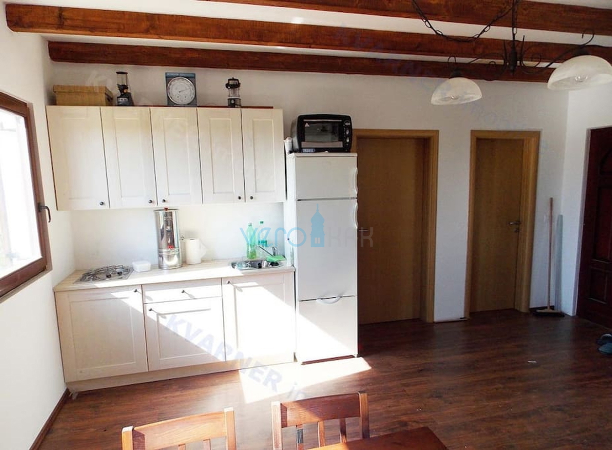 Otok Krk, Dobrinj, okolica, montažna samostojna hiša z vrtom
