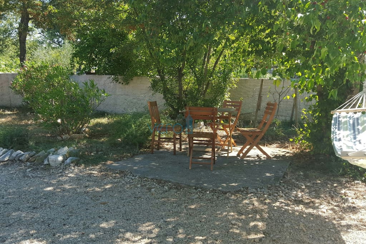 Otok Krk, Dobrinj, okolica, montažna samostojna hiša z vrtom