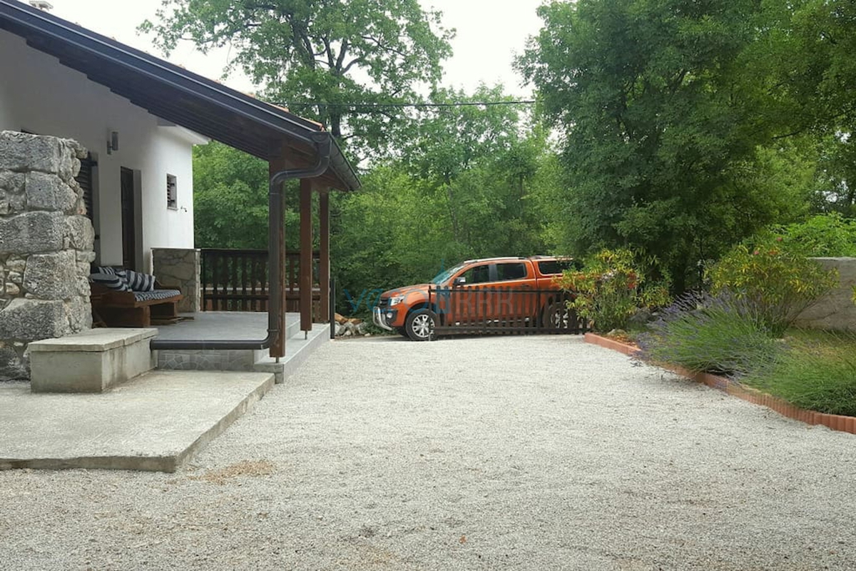 Otok Krk, Dobrinj, okolica, montažna samostojna hiša z vrtom