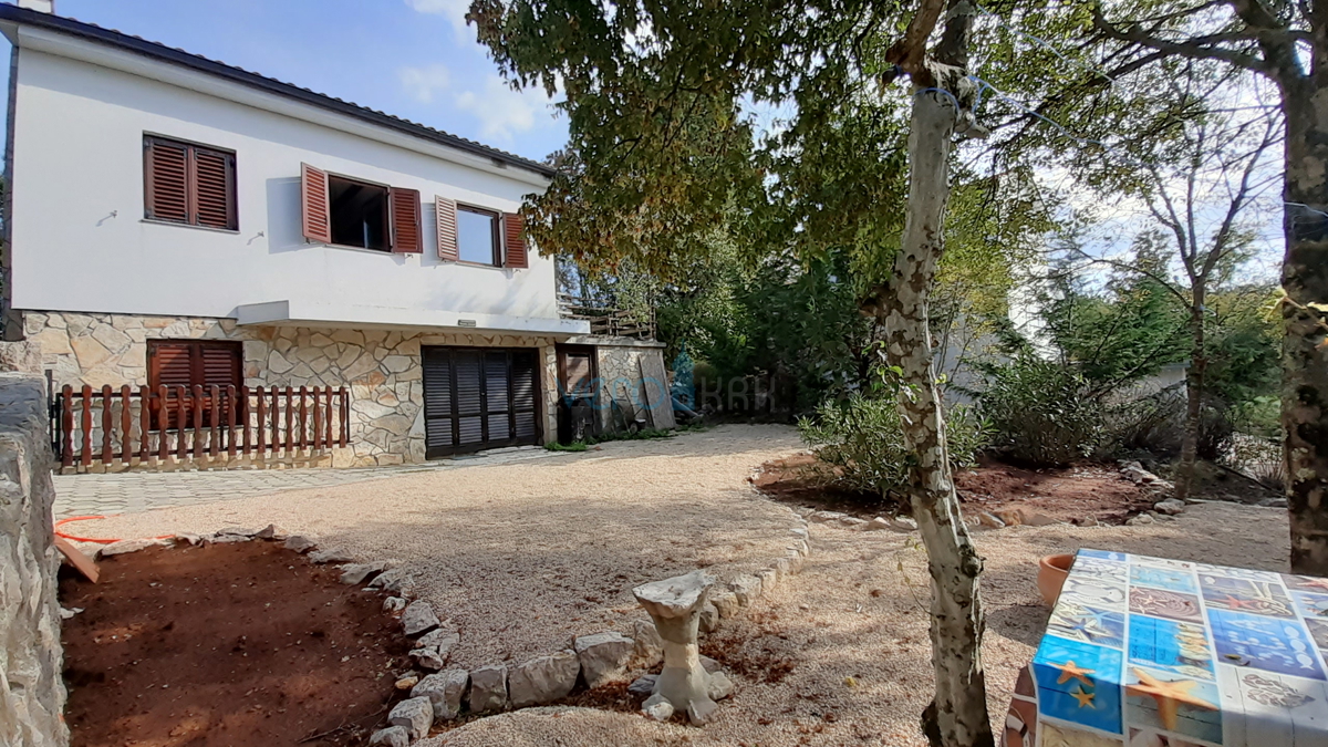 Otok Krk, Dobrinj, okolica, montažna samostojna hiša z vrtom
