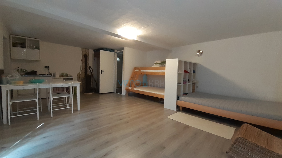 Otok Krk, Dobrinj, okolica, montažna samostojna hiša z vrtom