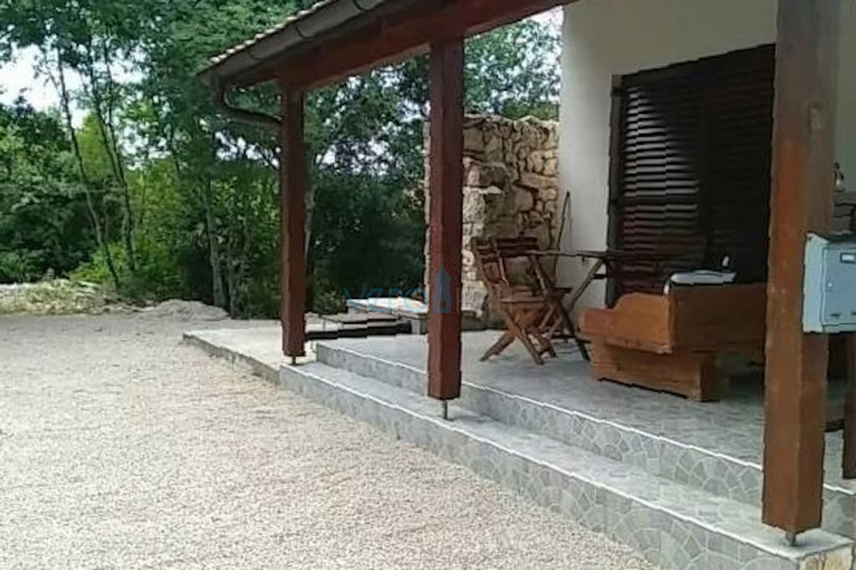 Otok Krk, Dobrinj, okolica, montažna samostojna hiša z vrtom