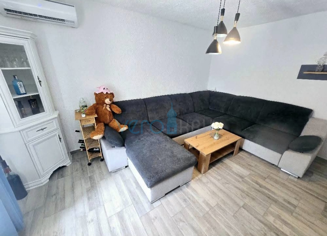 Crikvenica, Grižane, samostojna kamnita hiša, vrt, prodaja