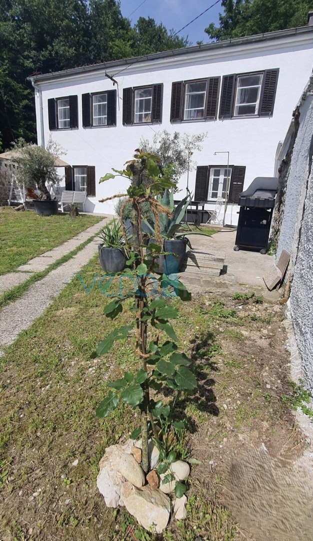 Crikvenica, Grižane, samostojna kamnita hiša, vrt, prodaja