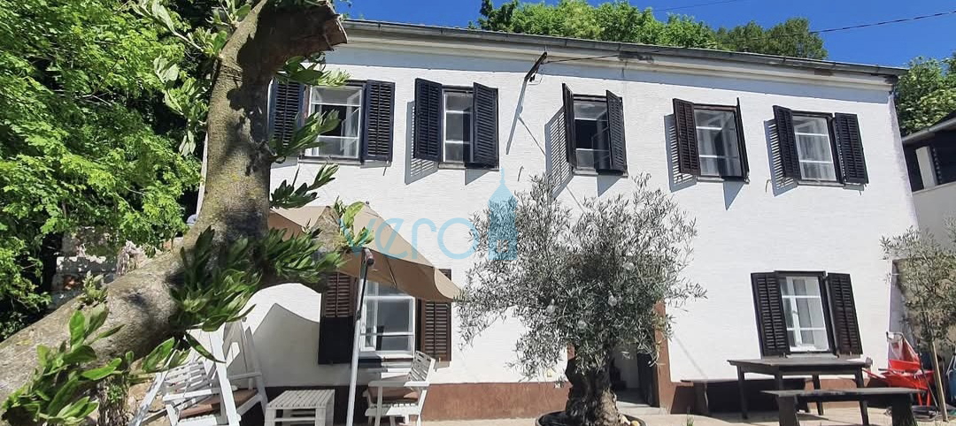 Crikvenica, Grižane, samostojna kamnita hiša, vrt, prodaja