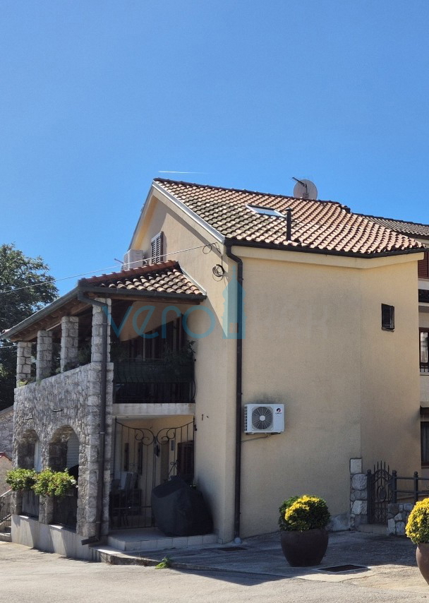 Otok Krk, Malinska, okolica, hiša z dvema stanovanjema, prva vrsta ob morju, pogled, prodaja
