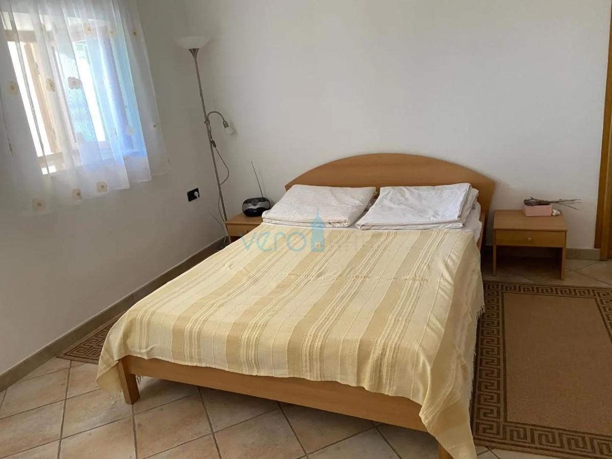 Otok Krk, Malinska, okolica, hiša z dvema stanovanjema, prva vrsta ob morju, pogled, prodaja