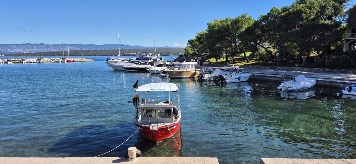 Otok Krk, Malinska, okolica, hiša z dvema stanovanjema, prva vrsta ob morju, pogled, prodaja