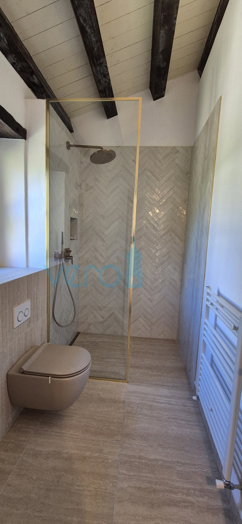 Istra, okolica Poreča, Tinjan, avtentična kamnita vila na izjemni lokaciji, prodaja