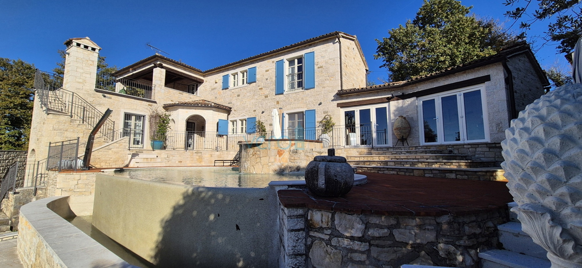 Istra, okolica Poreča, Tinjan, avtentična kamnita vila na izjemni lokaciji, prodaja