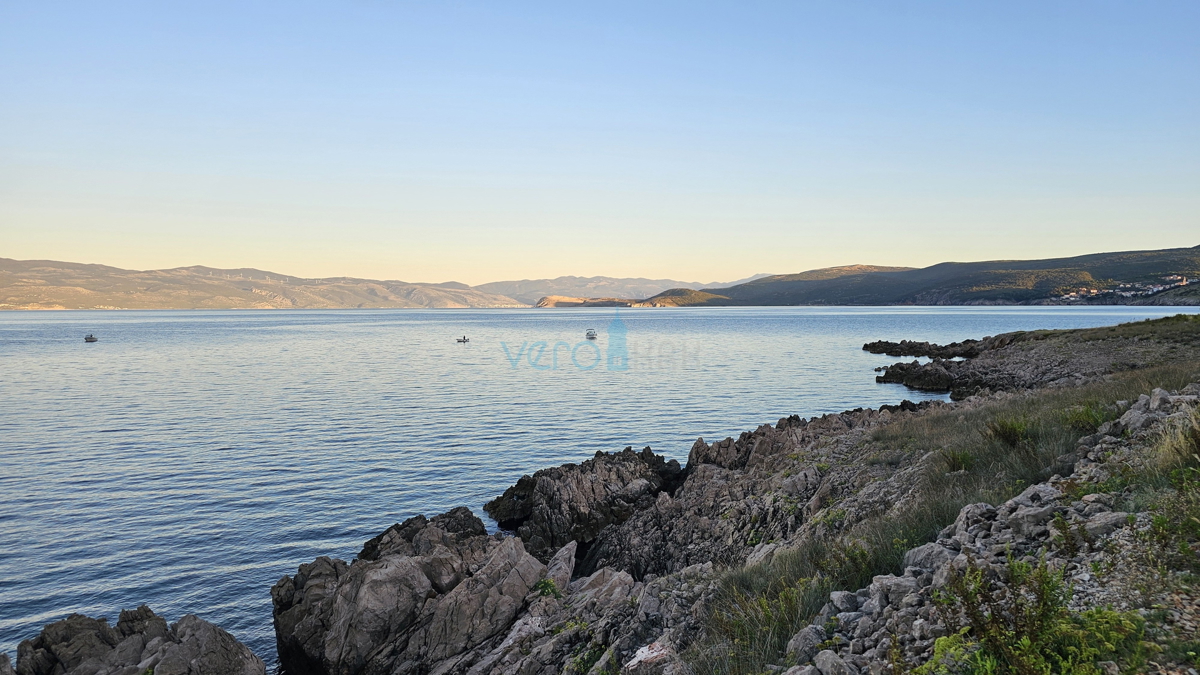 Otok Krk, Vrbnik, Risika, gradbeno zemljišče 2521 m2, 83,30 EUR/m2, prodaja