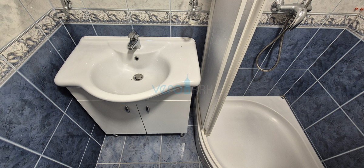 Mesto Krk, otok Krk, dvosobno stanovanje v 2. nadstropju, pogled na morje, prodaja