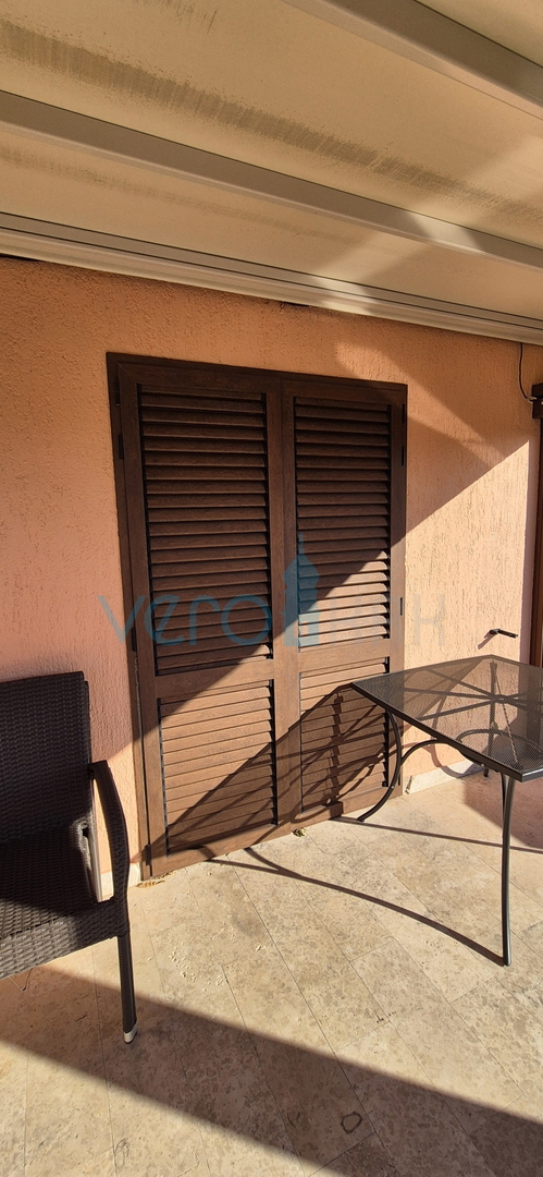 Mesto Krk, otok Krk, dvosobno stanovanje v 2. nadstropju, pogled na morje, prodaja