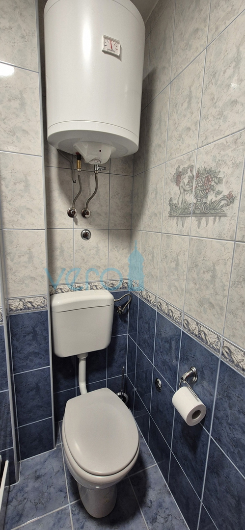 Mesto Krk, otok Krk, dvosobno stanovanje v 2. nadstropju, pogled na morje, prodaja